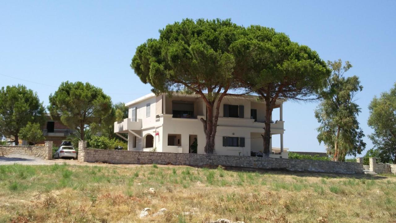 Tzanetos Seaside Ferienhaus Kyparissia